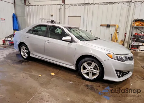 2012 Toyota Camry Base z USA, uszkodzony, nr VIN 4T1BF1FKXCU129135